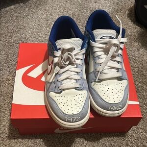 Nike White and Blue Low-Top Sneakers
